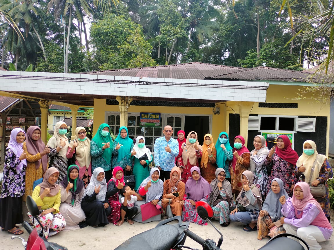 Kegiatan Pembinaan Kader PKK tentang PHBS di Korong Parit Nagari Pauh Kambar