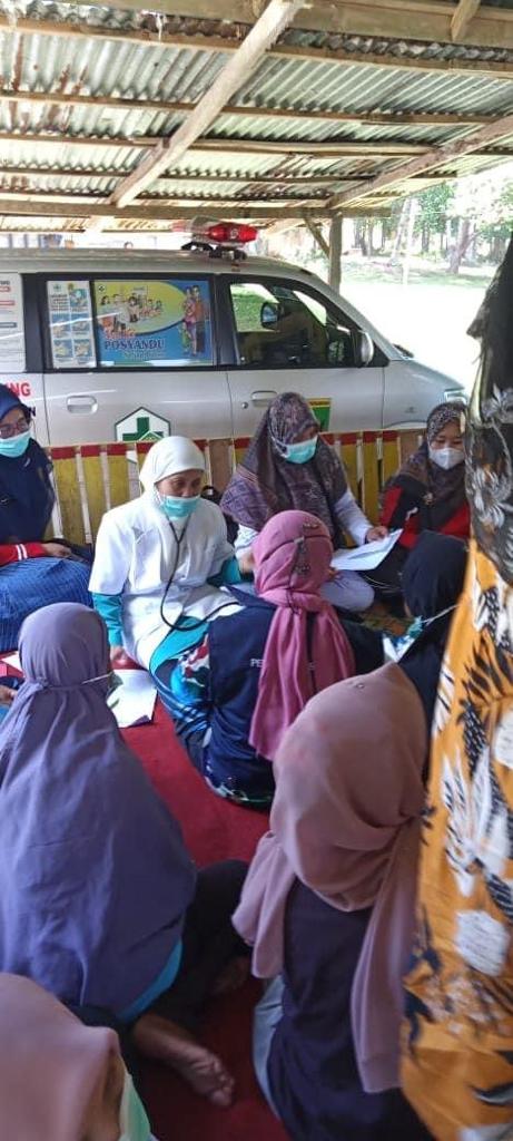 Pelaksanaan Posbindu Terintegrasi di Korong Parit Nagari Pauh Kambar